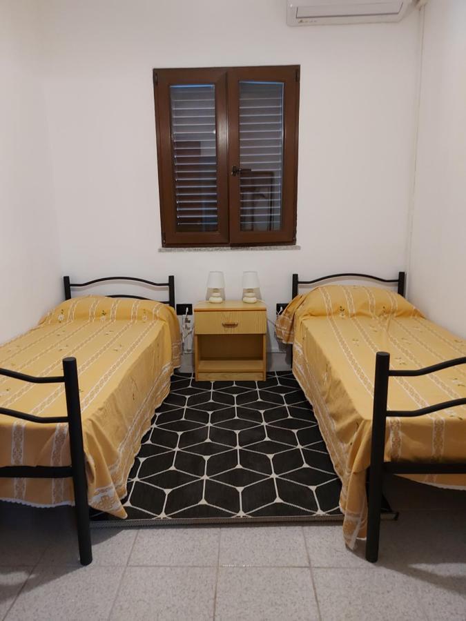 Apartamento Sa Domu 'E Pisittu Iglesias Exterior foto